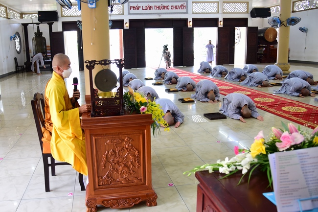 Lễ truyền giới Sa di Phương Trượng